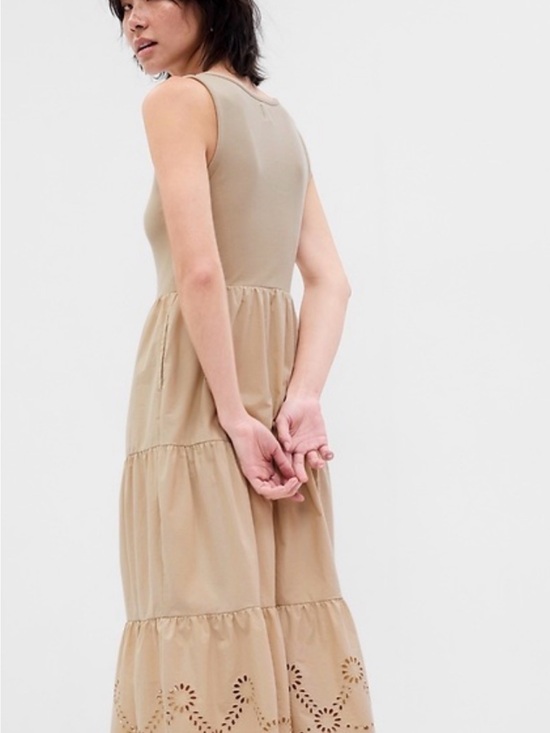 GAP Dresses & Skirts - GAP Beige Ribbed Midi Dress
